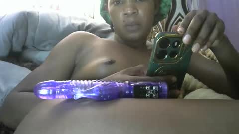 kezzia2 online show from January 9, 2026, 7:44 am