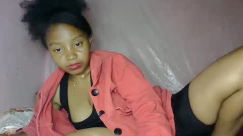 Snapshot of khaissa chatting on December 20, 2025, 7:32 pm khaissa online show from December 20, 2025, 7:32 pm