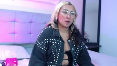 khaleesi_j online show from September 16, 2025, 5:08 am
