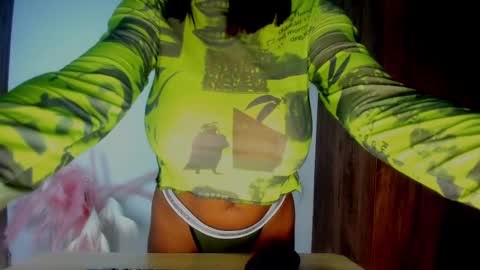 khate_smith online show from October 9, 2025, 3:54 pm