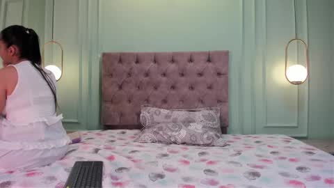 Kathe Hot online show from February 22, 2025, 8:20 pm