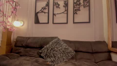 Kathe Hot online show from September 17, 2025, 7:48 pm