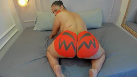 Kathe Hot online show from October 31, 2025, 10:55 pm