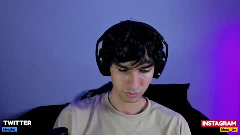 khozler_ online show from January 3, 2025, 2:43 am