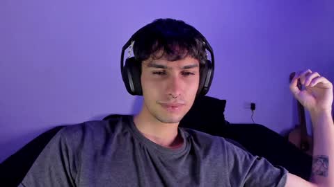 khozler_ online show from February 1, 2025, 4:56 am