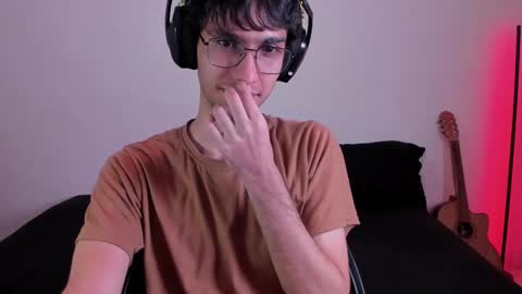 khozler_ online show from February 24, 2025, 6:27 am