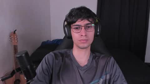 khozler_ online show from September 13, 2025, 2:17 pm