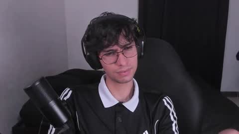 khozler_ online show from October 3, 2025, 10:40 pm