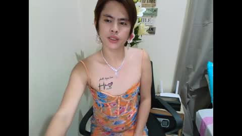 Khylle 27 online show from October 24, 2025, 1:51 pm