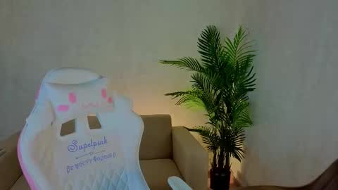 kianawhite online show from February 11, 2026, 8:19 am