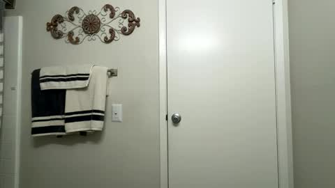 kiannaluv online show from October 22, 2025, 2:28 pm