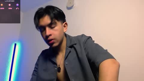 Adrian  Chlloe online show from December 5, 2025, 4:03 pm