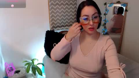 Kiara Bermont online show from January 14, 2026, 12:44 pm