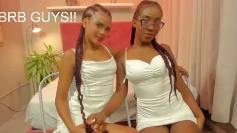 Snapshot of kiara_curls chatting on June 22, 2026, 11:40 am Kiara online show from June 22, 2026, 11:40 am