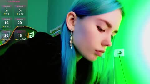 Kira online show from September 25, 2025, 8:56 pm