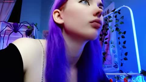 Kira online show from October 23, 2025, 9:24 pm