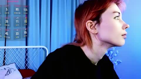 Kira online show from April 5, 2026, 9:01 pm