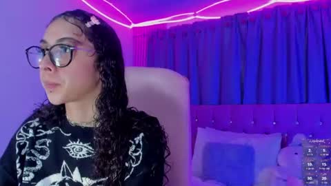 Snapshot of kiara_lovelyy chatting on July 6, 2026, 3:36 am Kiara online show from July 6, 2026, 3:36 am