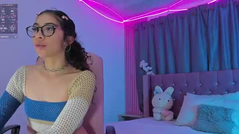 Snapshot of kiara_lovelyy chatting on July 17, 2026, 3:57 am Kiara online show from July 17, 2026, 3:57 am