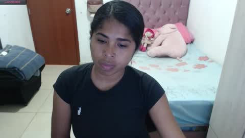 Snapshot of kiara_williamss chatting on October 27, 2025, 7:29 pm Kiara online show from October 27, 2025, 7:29 pm