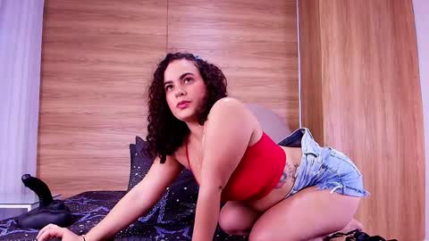 kiaralopez_ online show from June 3, 2026, 2:58 am