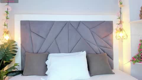 kiarha  online show from October 4, 2025, 11:19 am