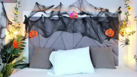 kiarha  online show from November 1, 2025, 3:08 am