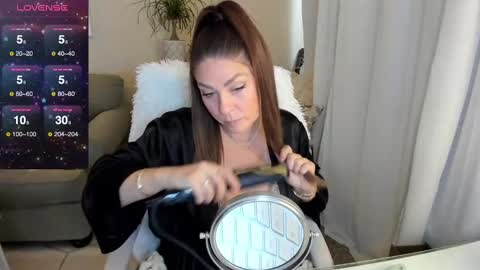 Snapshot of kierareines chatting on December 8, 2024, 8:04 pm Kiera Reines online show from December 8, 2024, 8:04 pm