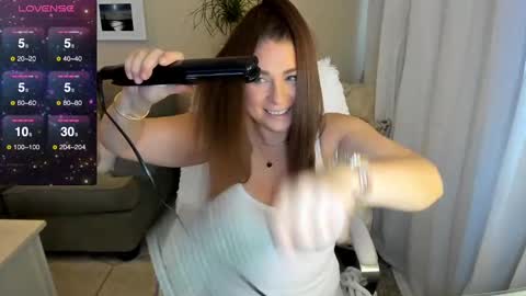 Snapshot of kierareines chatting on December 23, 2024, 6:05 pm Kiera Reines online show from December 23, 2024, 6:05 pm