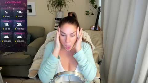 Snapshot of kierareines chatting on May 24, 2026, 6:35 pm Kiera Reines online show from May 24, 2026, 6:35 pm