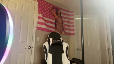 Snapshot of kierstencolexo chatting on December 18, 2024, 11:56 am KIERSTENCOLEXO 66 AMAZON GODDESS online show from December 18, 2024, 11:56 am