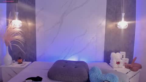 Kim Thompson online show from October 15, 2025, 4:18 pm