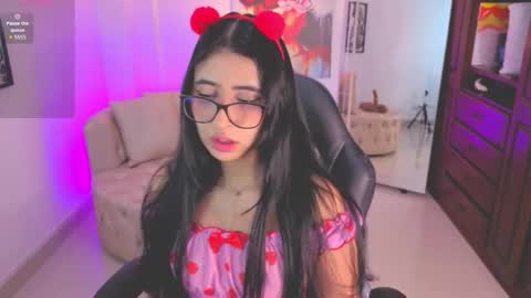 kiim__samanta online show from October 14, 2025, 11:33 am