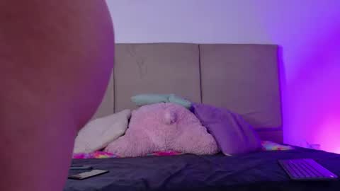 Snapshot of kiimcooper_ chatting on June 18, 2026, 10:41 am KIM COOPER online show from June 18, 2026, 10:41 am