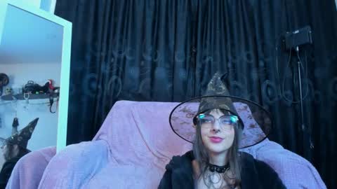 Kizuky online show from October 31, 2025, 3:40 am