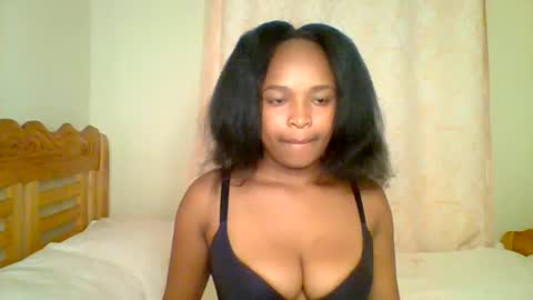 Snapshot of kiki_beby chatting on July 21, 2026, 10:01 pm Angela online show from July 21, 2026, 10:01 pm