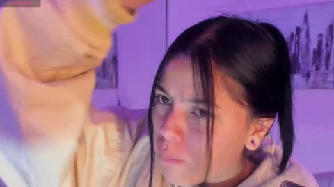 kIKI online show from December 24, 2024, 4:33 am