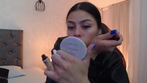 Snapshot of kiki_cams chatting on February 26, 2026, 5:06 am kIKI online show from February 26, 2026, 5:06 am