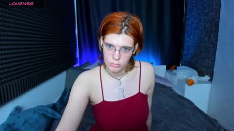 Kiki online show from December 3, 2024, 4:17 pm