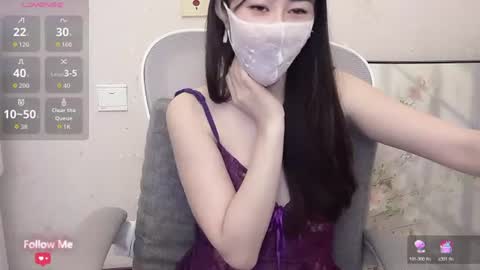 kiki_loveu online show from June 18, 2026, 1:48 pm