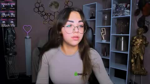 Snapshot of kiki_swan chatting on November 21, 2025, 9:30 am kiki_swan online show from November 21, 2025, 9:30 am