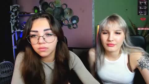 Snapshot of kiki_swan chatting on December 4, 2025, 6:55 am kiki_swan online show from December 4, 2025, 6:55 am