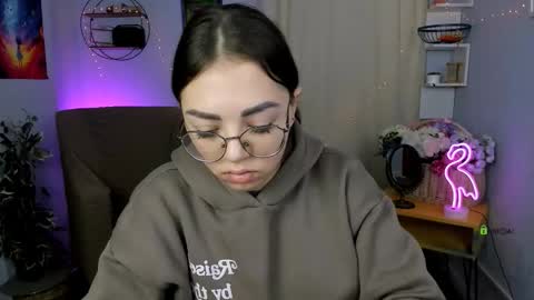 Snapshot of kiki_swan chatting on January 19, 2026, 6:50 am kiki_swan online show from January 19, 2026, 6:50 am