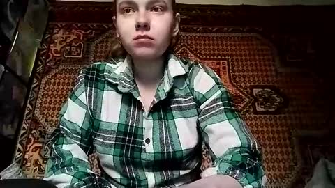 kikibang_ online show from October 21, 2025, 8:04 am