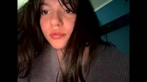 kikilove15 online show from May 18, 2026, 10:04 pm