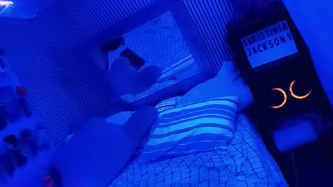 kikilovespartylights online show from November 5, 2025, 8:36 am