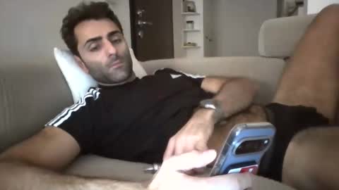 kikkus01 online show from November 29, 2025, 6:55 pm