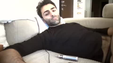 kikkus01 online show from December 16, 2025, 4:12 pm