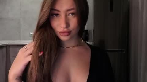 EvaAnna online show from April 12, 2026, 8:14 pm