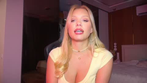 Snapshot of killer__tits chatting on December 1, 2025, 7:41 pm Killer Tits online show from December 1, 2025, 7:41 pm